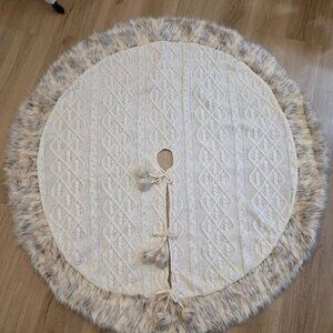 Cable Knit Christmas Tree Skirt With Faux Fur Trim & Pom Ties 58" Diameter